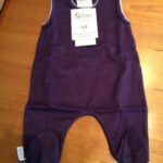 Selana Sparkedragt med fødder i aubergine