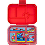 Yumbox Madkasse m. 6 Rum - Bento Original - Roar Red - Race Cars