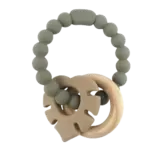 Biderangle i silikone m. træ og blad vedhæng. Grå