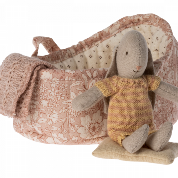 Maileg Micro Kanin i babylift - Gul Maileg Micro Kanin i babylift - Gul