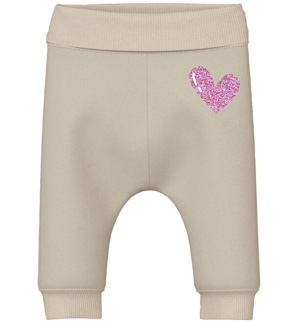 Name It Sweatpants - NbfVrillie - Summer Sand/Hearts Name It Sweatpants - NbfVrillie - Summer Sand/Hearts