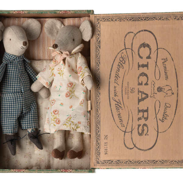 Maileg Bedstemor og far i cigaræske Maileg Bedstemor og far i cigaræske