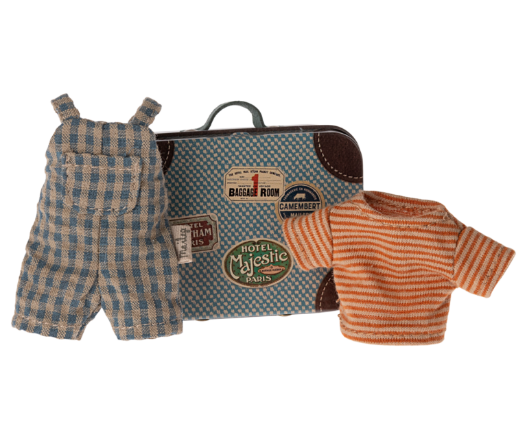 Maileg Kuffert med Overalls & trøje Maileg Kuffert med Overalls & trøje