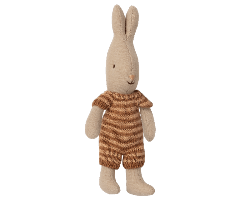 Maileg Micro Rabbit / Kanin med Stribet Dragt - Brun Maileg Micro Rabbit / Kanin med Stribet Dragt - Brun