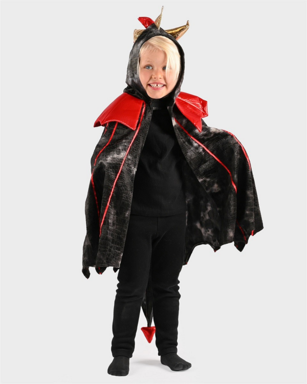 Den Goda Fen | Dragekappe - Sort/Rød, str. 3-8 år