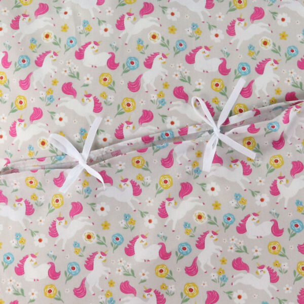 Nørgaard Madsens Sengetøj - Baby - Beige m. Enhjørninger