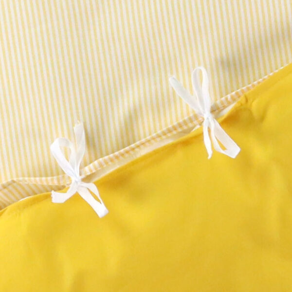 Nørgaard Madsens Sengetøj - Baby - Hvid m. Gule Striber