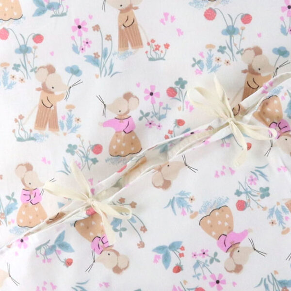 Nørgaard Madsens Sengetøj - Baby - Natur m. Mus i Haven