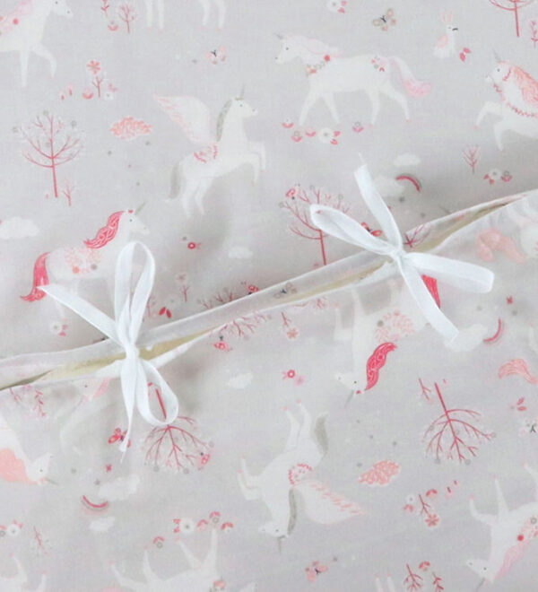 Nørgaard Madsens Sengetøj - Voksen - Grå m. Pink Enhjørninger