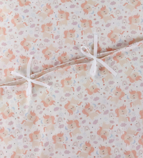 Nørgaard Madsens Sengetøj - Voksen - Små Enhjørninger - Mauve/Hv Nørgaard Madsens Sengetøj - Voksen - Små Enhjørninger - Mauve/Hv