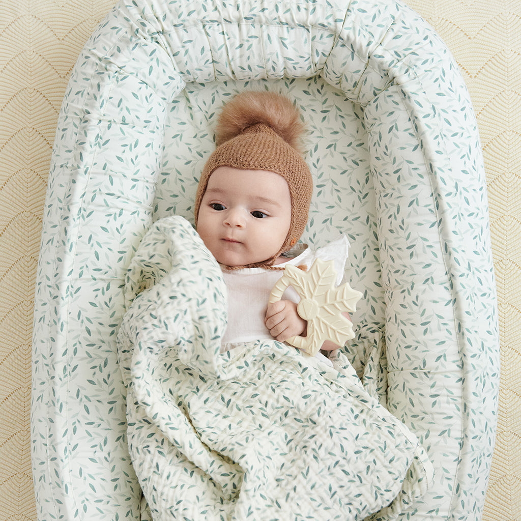 Babynest Cam Cam Copenhagen - Green Leaves Babynest Cam Cam Copenhagen - Green Leaves