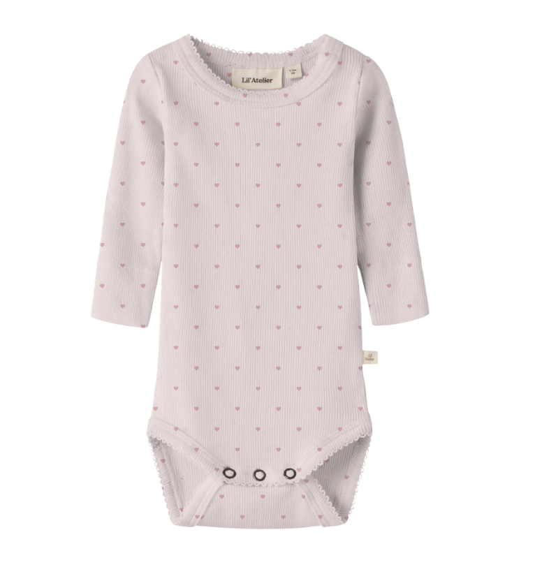 Lil Atelier Gago - LS Slim Body NOOS - Hushed Violet/Heart - 56 cm Lil Atelier Gago - LS Slim Body NOOS - Hushed Violet/Heart - 56 cm