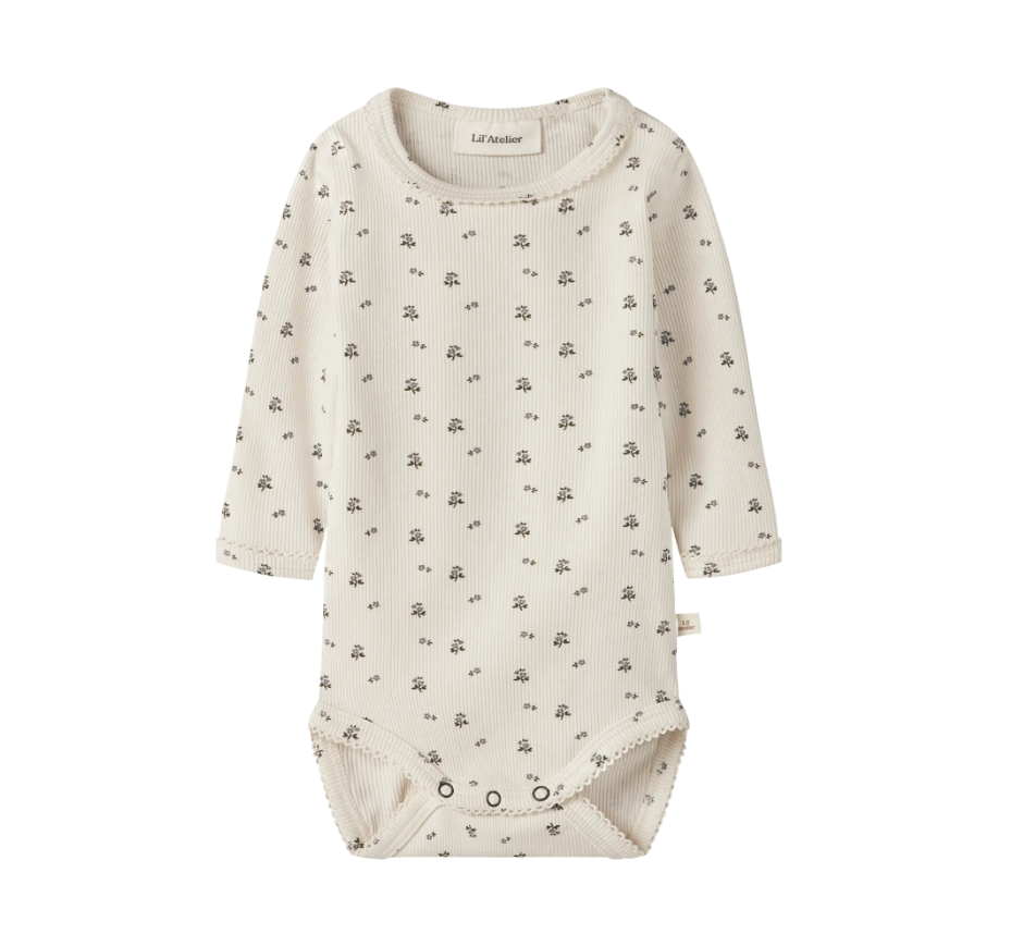 Lil Atelier Lago - Mau LS Slim Body - Turtledove/Blue Flower - 56 cm Lil Atelier Lago - Mau LS Slim Body - Turtledove/Blue Flower - 56 cm