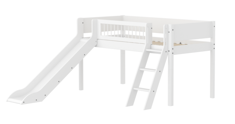 Flexa White Halvhøj Seng 120 cm Med Rutchebane, Skrå Stige og Crossbar Sengehest 90x200 cm - Hvid